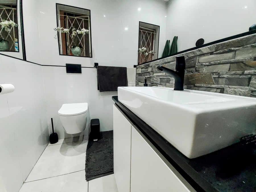 3 Bedroom Property for Sale in Vaalpark Free State